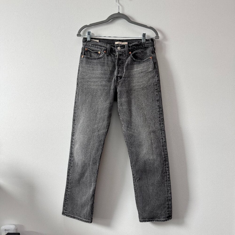 Levi's Straight Leg Jeans in Washed Black